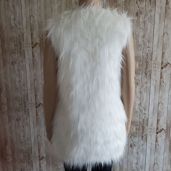 Faux fur vest - Picture 6 of 8